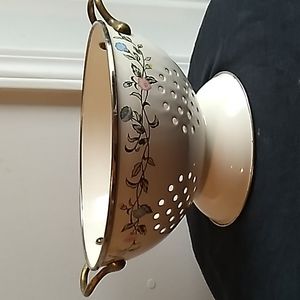 Vintage 1980's Enamel Coated Metal Colander